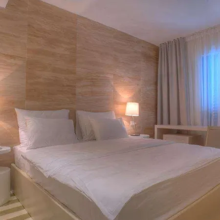 Aleksandar - Hotel Budva
